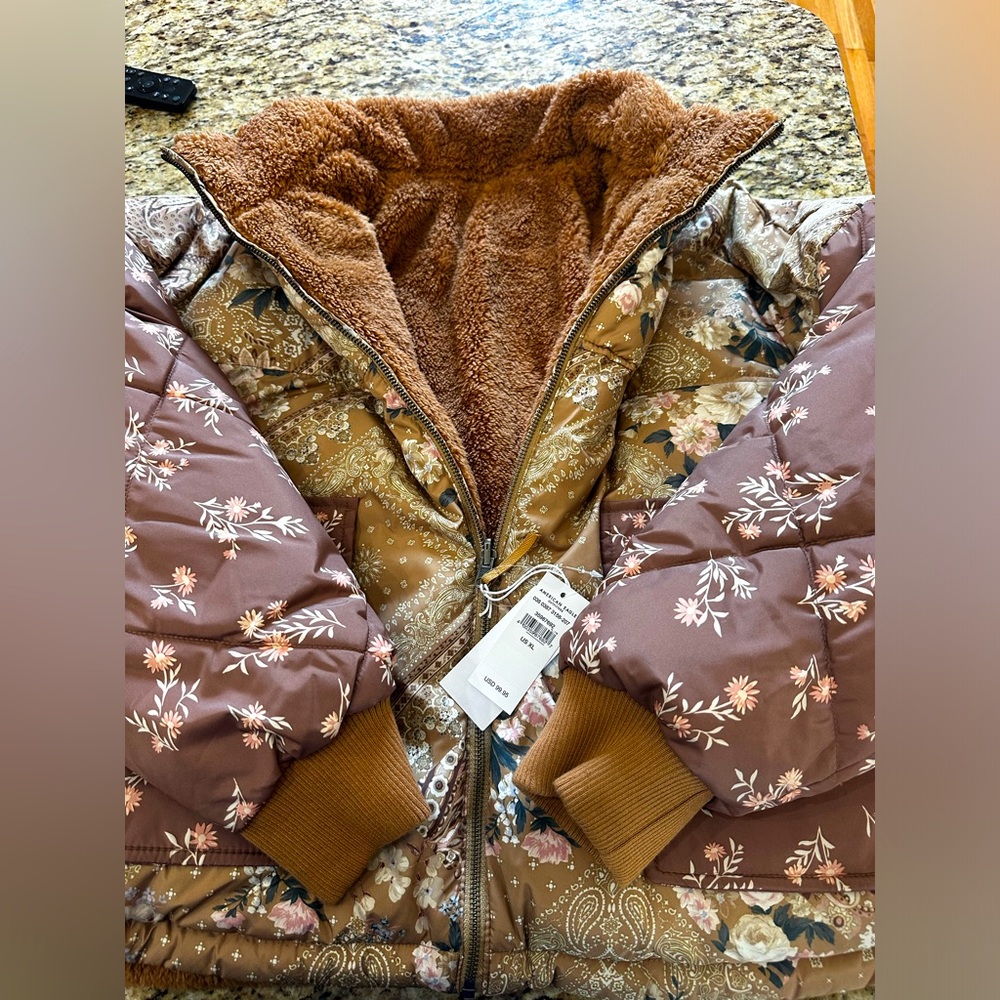 American eagle trendy puffer jacket new with tags